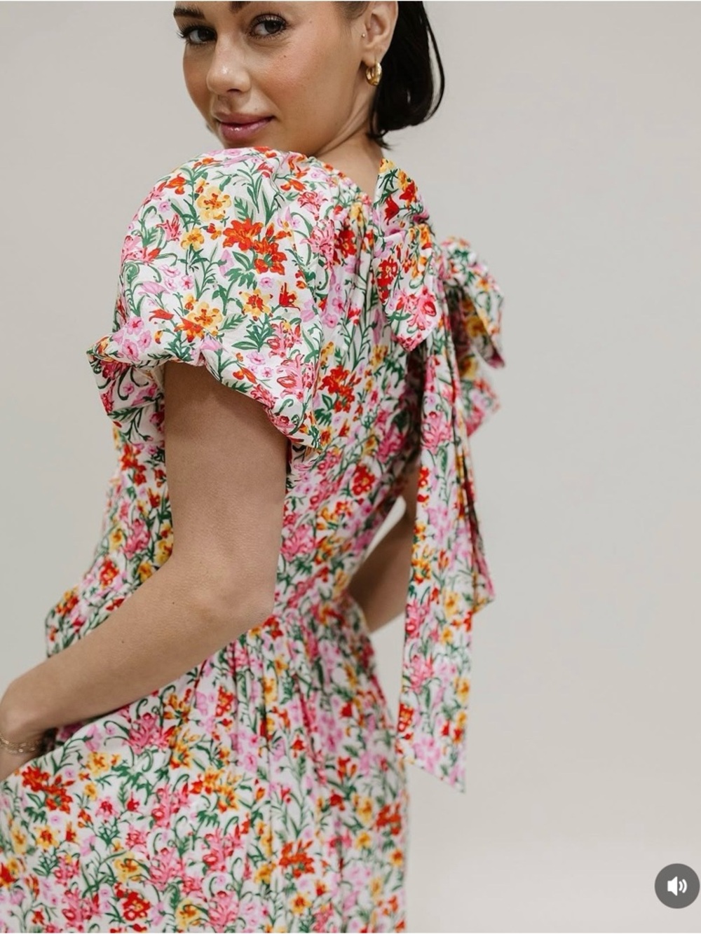 Floral Puff-Sleeve V-Neck Modest Dress 100% cotton boutique spring dress